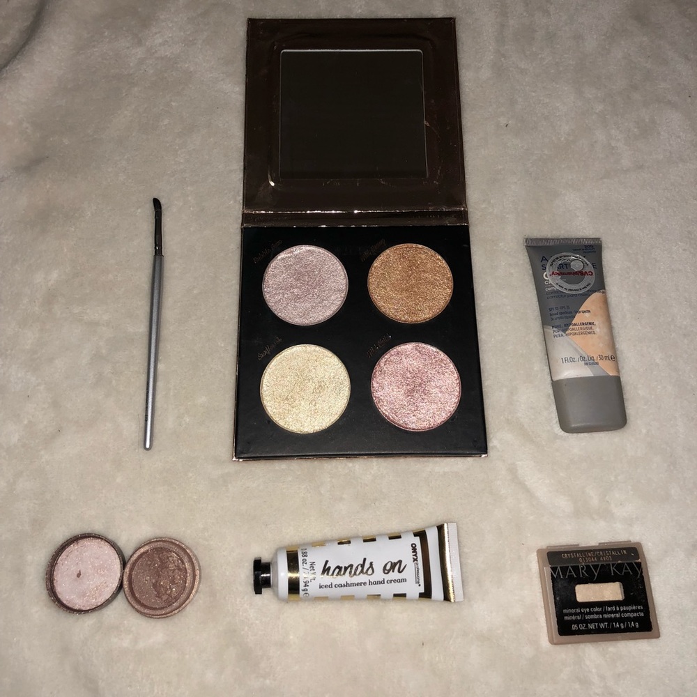 💄💋Random Makeup Set💋💄 - Picture 2 of 7